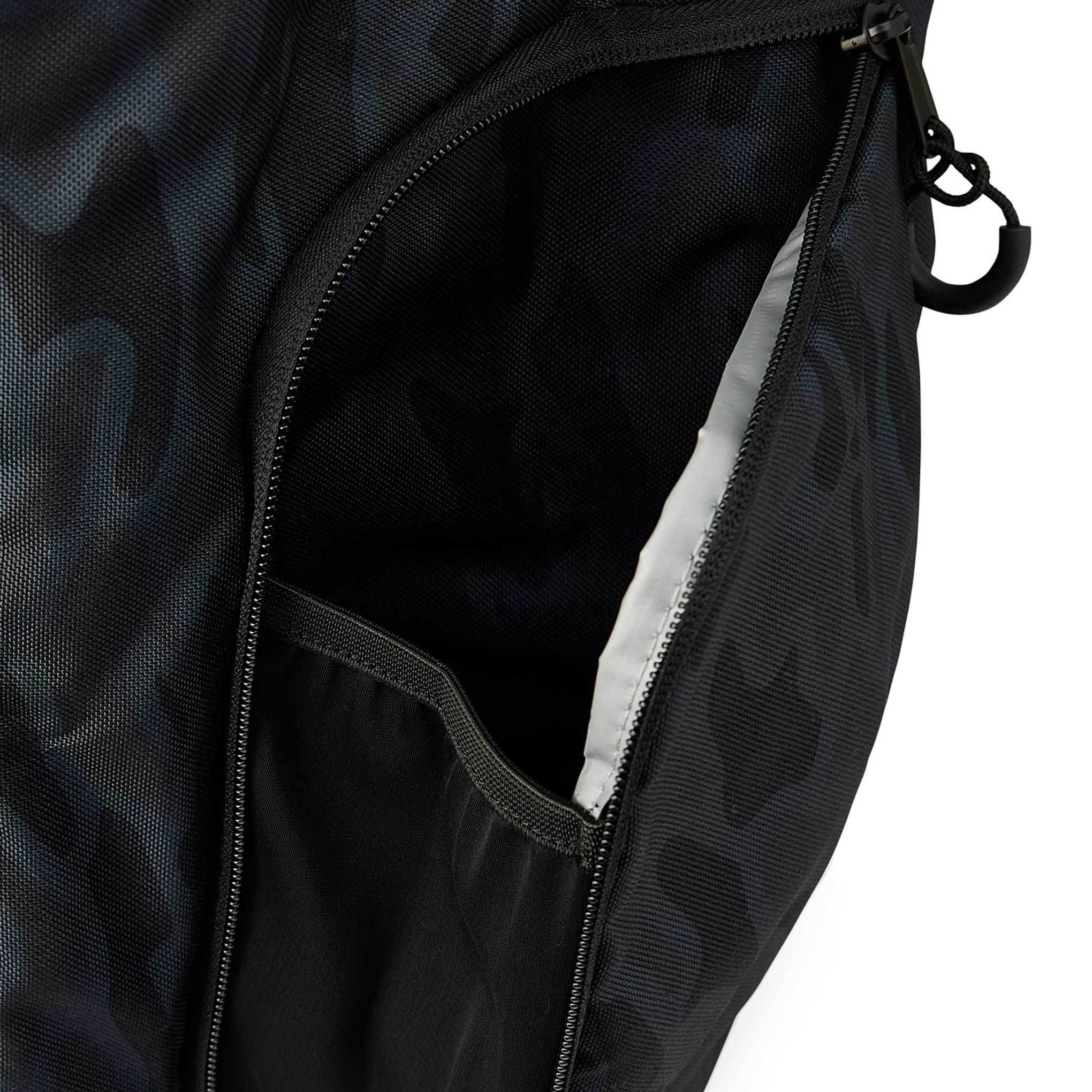1102-burlebo-cooler-bag-black-camo-5.jpg BURLEBO Cooler Bag - Black Camo