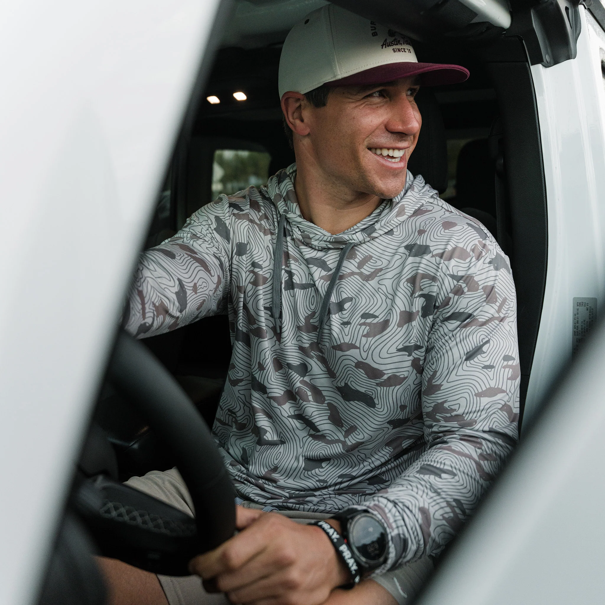 129-performance-hoodie-topo-desert-camo-4.webp Performance Hoodie - Topo Desert Camo