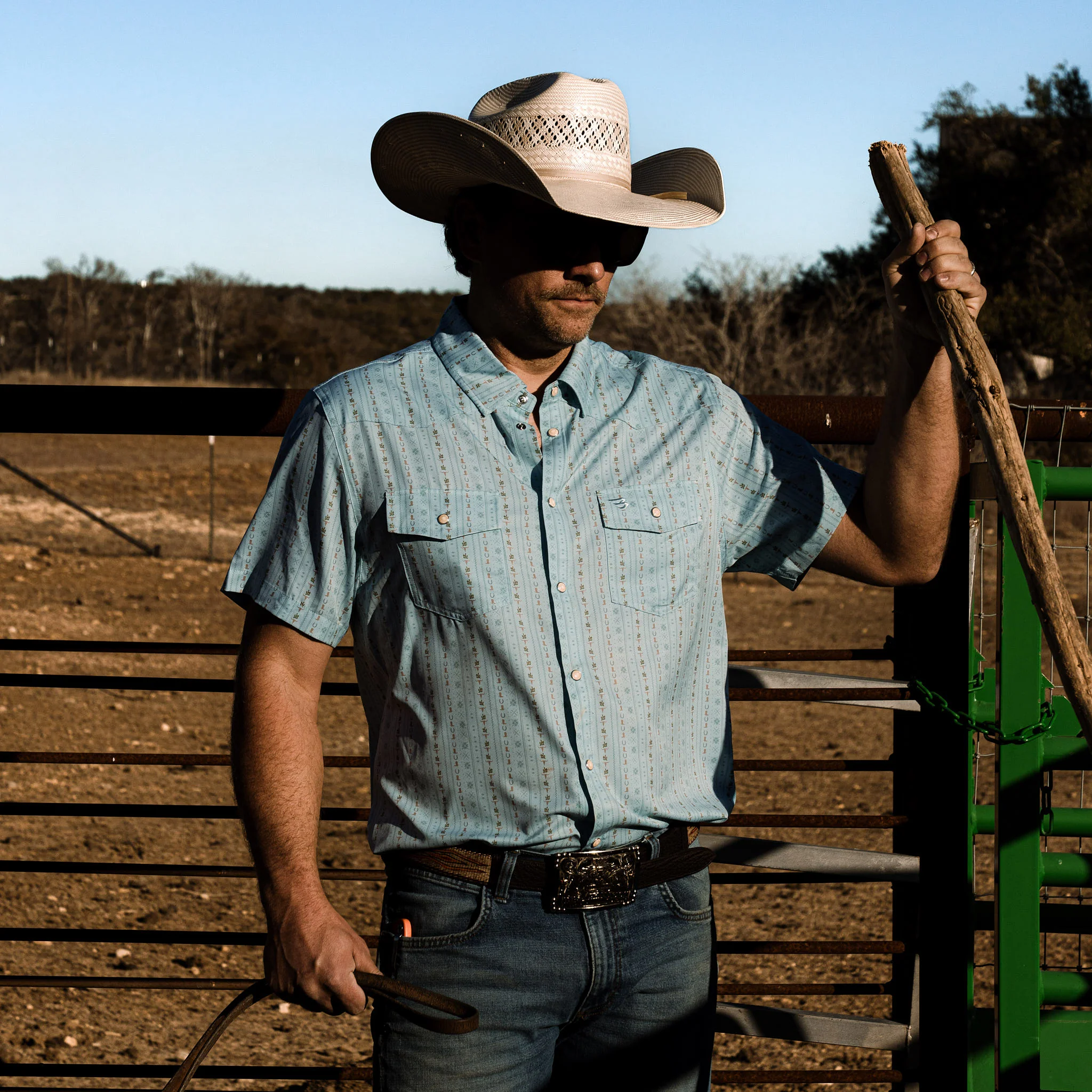 183-performance-western-shirt-burlebo-ranch-blue-jean-4.webp Performance Western Shirt - BURLEBO Ranch - Blue Jean