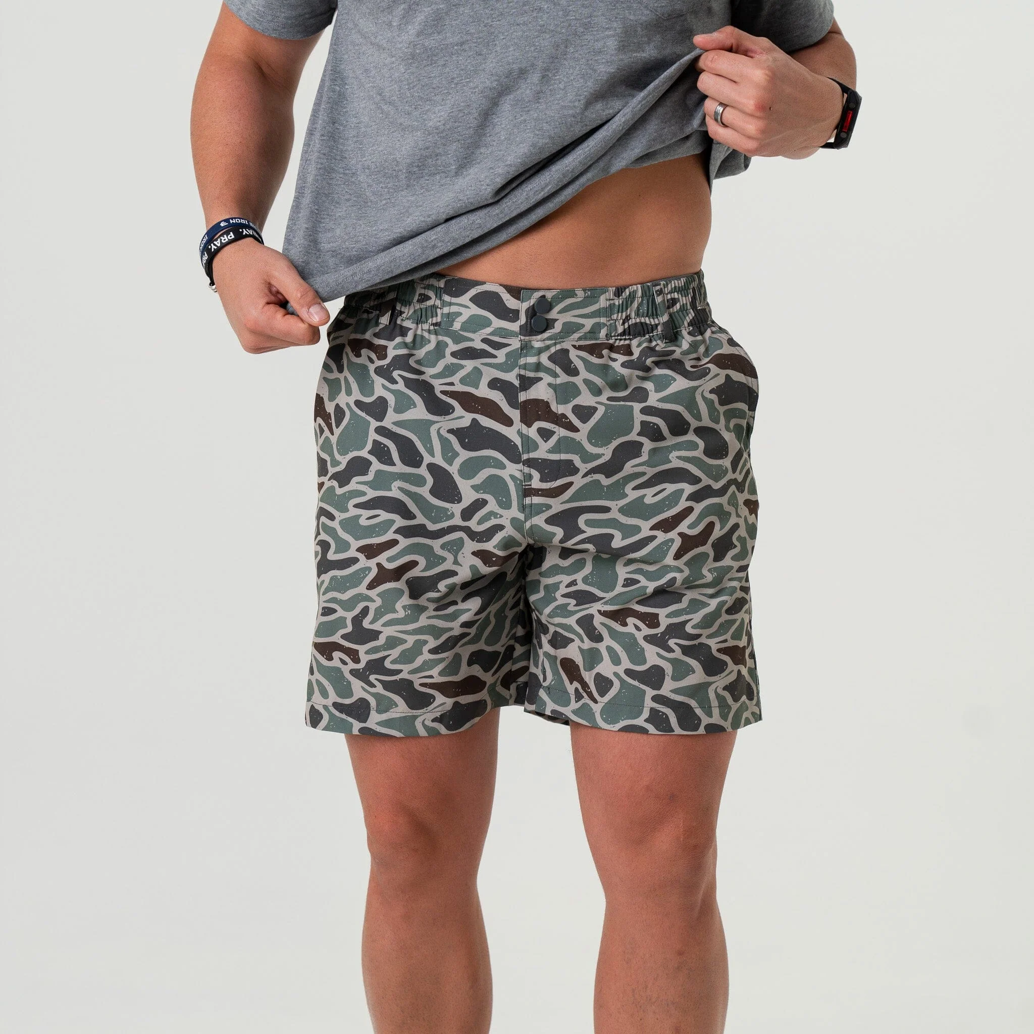 3363-everyday-short-retro-duck-camo-grey-pocket-1.webp Everyday Short - Retro Duck Camo - Grey Pocket