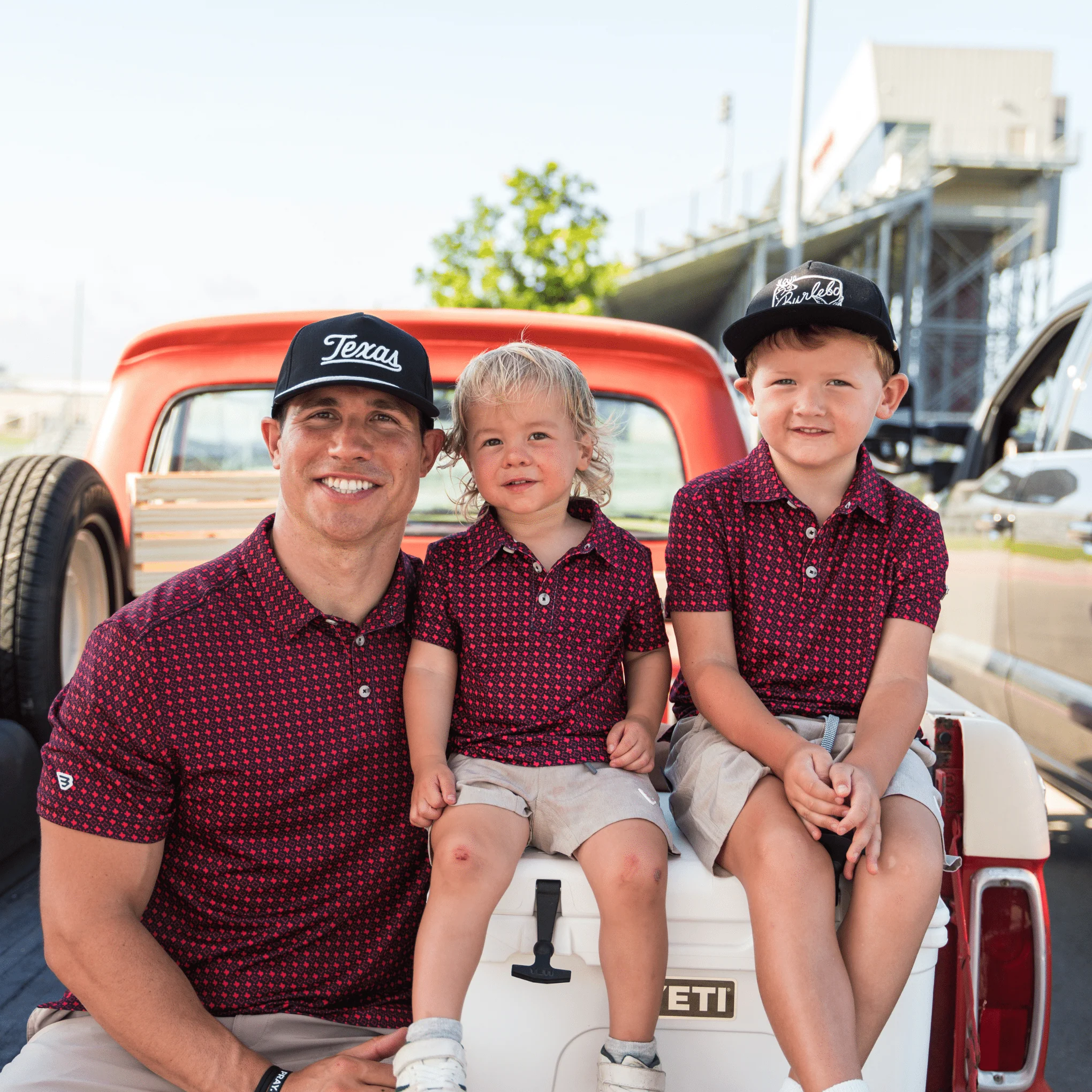 3924-youth-performance-polo-texas-black-red-4.webp Youth Performance Polo - Texas - Black & Red